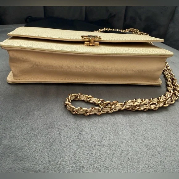 Chanel Caviar Beige small flap crossbody bag with gold chain and cc lock - Picture 5 of 13